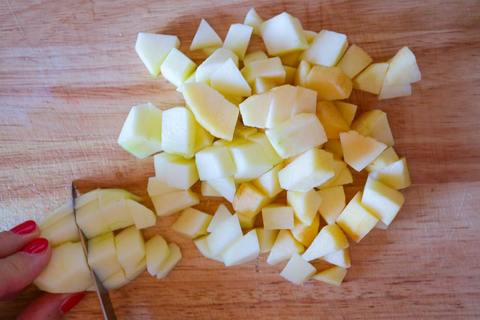 Apfel schneiden