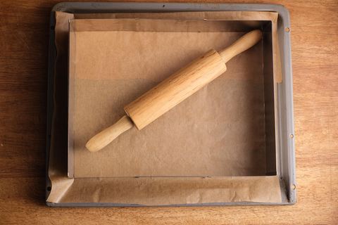 Arbeitsgeräte Mürbeteig Boden backen für Nussecken