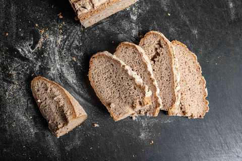 Bauernbrot aufgeschnitten