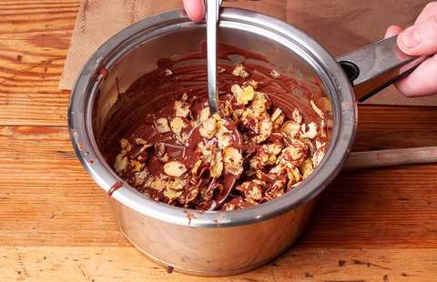 Cornsflakes und Schokoalde im Topf
