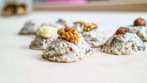 Kokosmakronen auf dem Backblech
