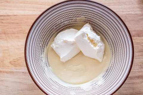 Weiße Deko Creme für Kuchen