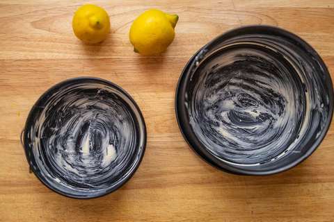 Kuchenform ausfetten