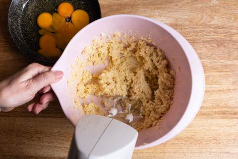 Kuchenteig rühren