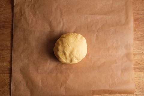 Mürbeteig auf Backpapier