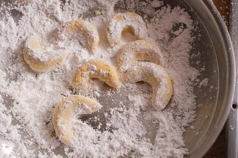 Vanillekipferl im Puderzucker