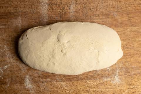 Pizzateig 12 Stunden aufgegangen formen