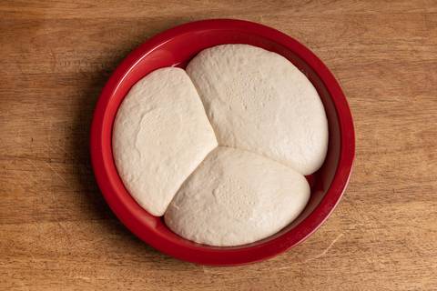 Pizzateig nach 24 Stunden aufgegangen