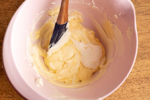 Vanillepudding mit Creme verrühren
