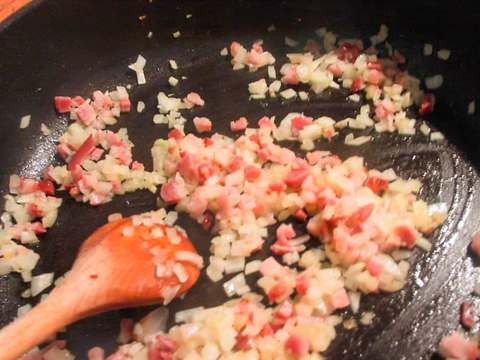 Speck und Zwiebeln Pfanne