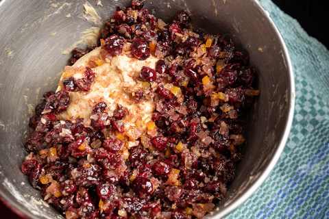 Stollenteig Rum Früchte zugeben