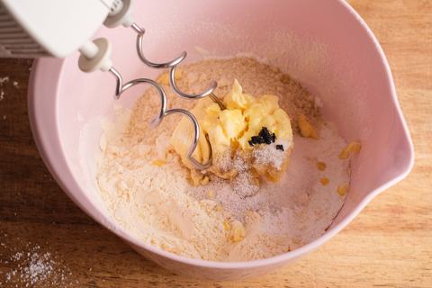 Vanillekipferl Teig verrühren
