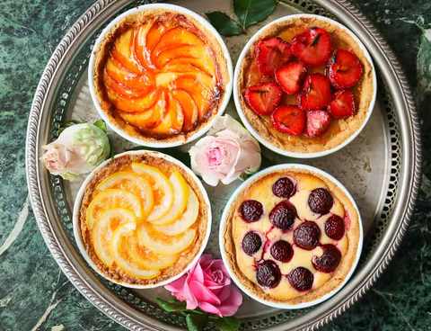 Kleine Kuchen mit Obst