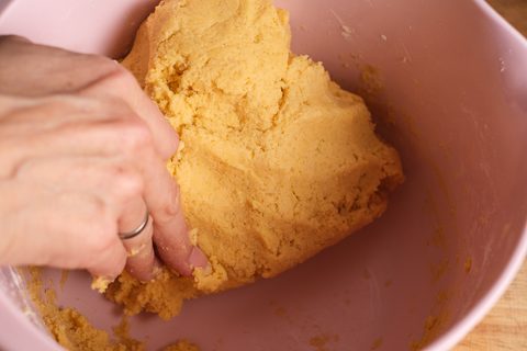 Weihnachtsplätzchen Teig formen