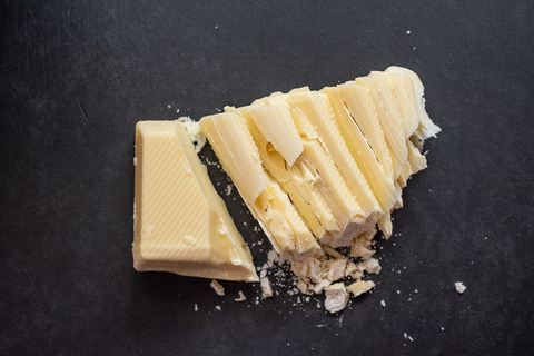 weiße schokolade schneiden