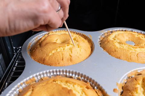 Zitronenkuchen Stäbchen Probe
